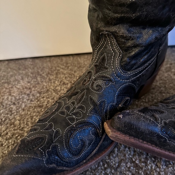 Woman’s Black Cowboy Boots size 9.5 - Picture 3 of 16